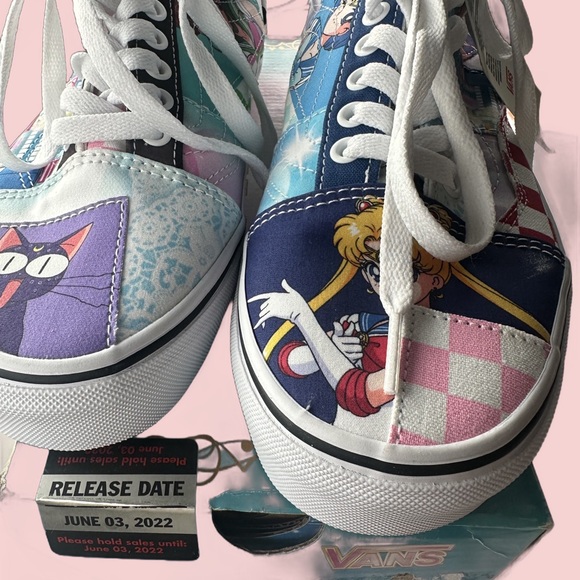 Vans x Sailor Moon Old Skool Sneakers - Picture 3 of 5